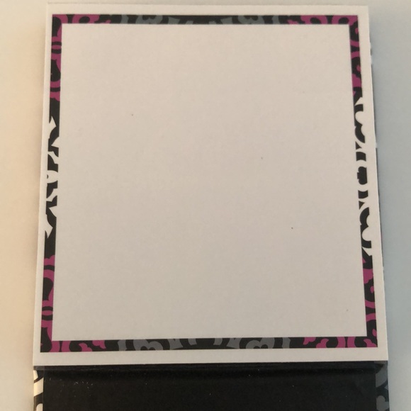 🩷🤍🖤 Vera Bradley Canterberry Magenta Post-It Note Pad 🗒️ NWOT 🖤🤍🩷 - Picture 4 of 6